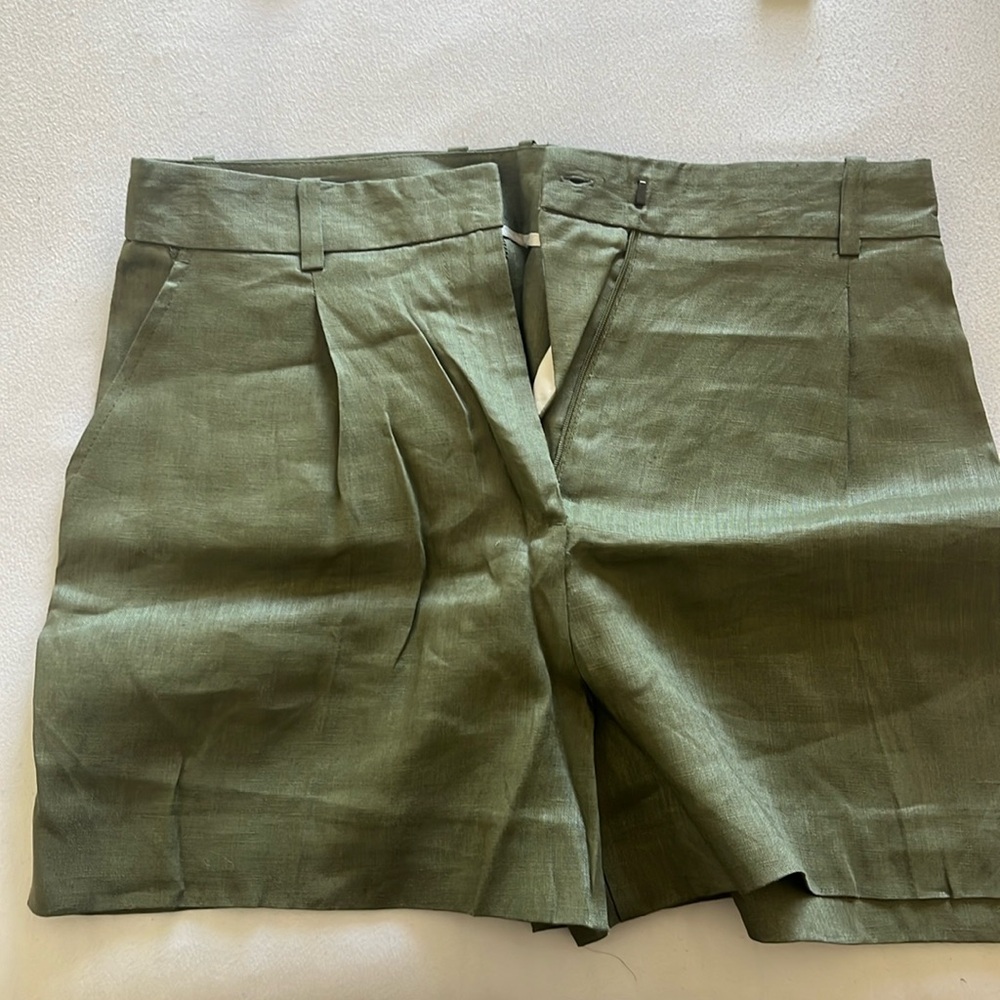 Zara 2024 army green linen shorts.